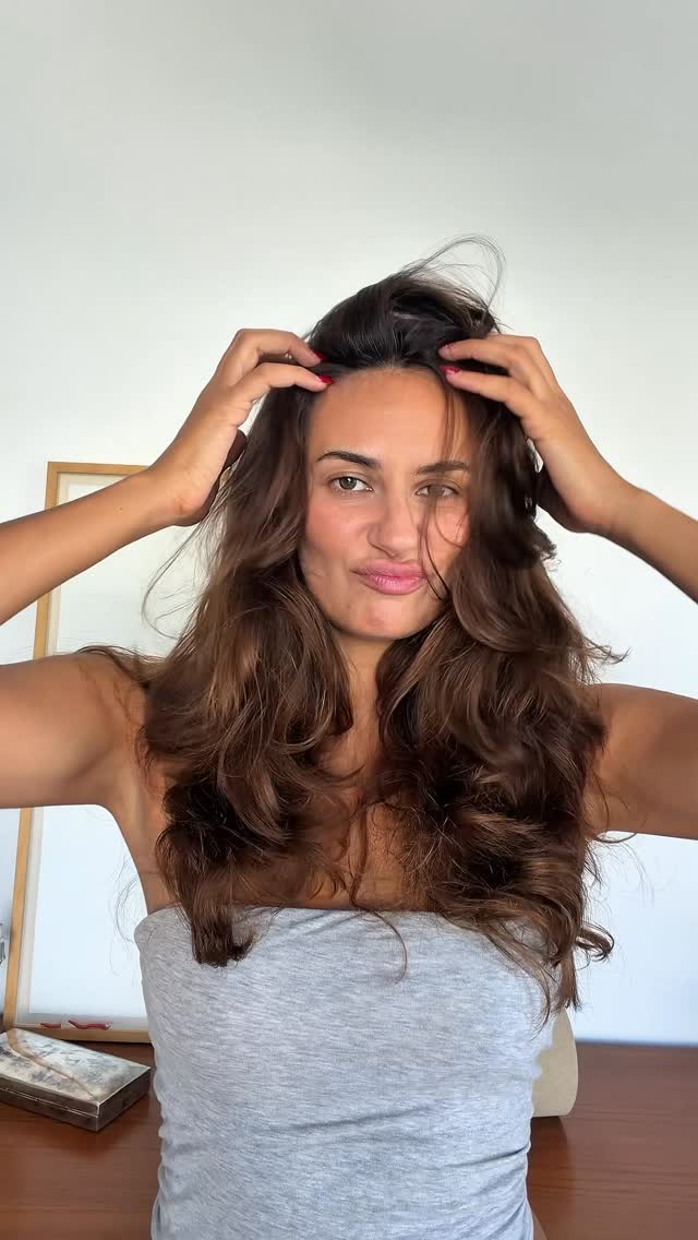 🍂 En ce moment, tu perds tes cheveux ? Tu n’es pas la seule !

Le changement de saison peut accentuer la chute de nos cheveux. C’est justement le moment de leur apporter les actifs dont ils ont besoin pour retrouver force et vitalité. ✨

🧡 SELF KÉRATINE, c’est une formule innovante qui associe une kératine brevetée de faible poids moléculaire, fabriquée en France, aux acides aminés soufrés, vitamines du groupe B, minéraux et extraits de plantes, pour agir de l’intérieur.

🔍Les résultats ? Moins de chute de cheveux dès le premier mois, des cheveux plus forts, qui poussent plus vite, une fibre capillaire renforcée et une chevelure qui retrouve progressivement sa densité.

Parce que nos cheveux méritent mieux qu’une solution superficielle : prends-en soin de l’intérieur. 🌿

SELF NUTRICARE — Take care of your SELF. 🤍
#self #chutedecheveux #keratine #biotine #haircare