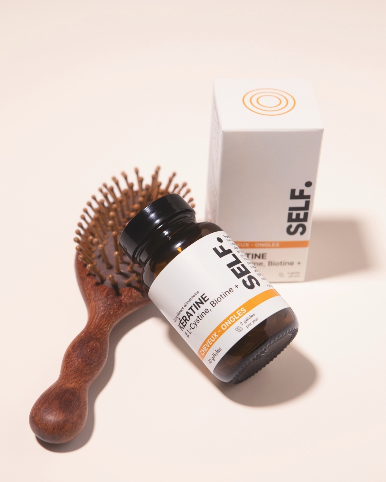 Votre routine cheveux commence ici. 🧡

2 gélules par jour, un geste simple à intégrer à votre quotidien pour prendre soin de vos cheveux de l’intérieur. ✨

SELF Kératine — la beauté se nourrit aussi de l’intérieur.

#self #hair #healthjourney #bienêtre